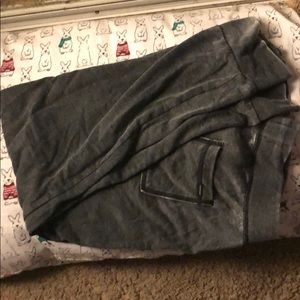 5 for $20 Volcom “lived in” jogger / sweatpants